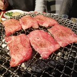 焼肉赤身にくがとう - 