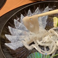 下関春帆楼 阿倍野店 - ふく刺し(持ち上げ)