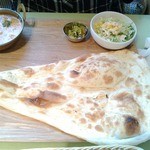 ガネーシャ - 巨大なナンとパンプキンカリー