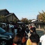 小布施堂本店 - 朱雀の整理券を求めて、朝７時５０分の時点で、１００人以上待ってます！頑張れ私！！(ノД`)・゜・。