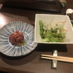 Yakiniku Washino - ユッケ　生じゃん⁉︎て感じです　サラダも美味しい