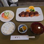 Wafuu Youshoku Hiyoshi - ●名代 上ひれかつ定食【4個、ミニサラダ付き】2,178円
                      
                      ポテサラはジャガイモの味わいが残されてて美味しい