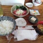 新次亭 - マグロすきみ定食800円