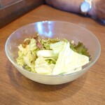 レストラン カタヤマ 東向島本店 - ステーキにつくグリーンサラダ