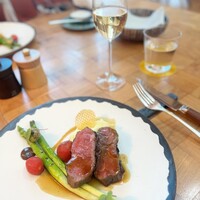 ザ タヴァン グリル＆ラウンジ - 