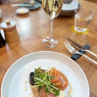 ザ タヴァン グリル＆ラウンジ - 