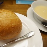 キッチンミルポワ - パンもバリバリで美味し～♪