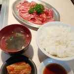 京城園 - 焼肉、ご飯、スープキムチ