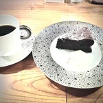 炭火焙煎珈琲・凛 - カップの取っ手だけ見てください。キラキラが灰色(泣