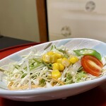 うなぎ料理 吉野屋 - サラダ