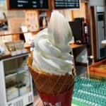 ナイエ ミルクファクトリー - 料理写真:「道の駅奈井江特製　ソフトクリーム　ワッフルコーン」350円