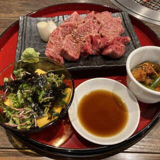 炭火焼肉 久