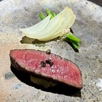 218193258 - ❽神戸ビーフ、うちひらのくんせい焼き 〜焼きの火入れがちょうど良い食感と味わいに