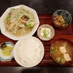 Sharaku - 野菜炒め定食 850円