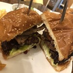 Burger's Cafe Beach Story - プレミアムベーコンバーガー断面