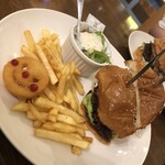 Burger's Cafe Beach Story - プレミアムベーコンバーガー　1,636円