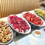 FLC ラグジュアリー リゾート クイニョン - フルーツは日替わりいろいろ