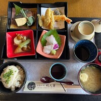 ジョウハナーレ - 里山松花堂御膳(玄米とろろ)
