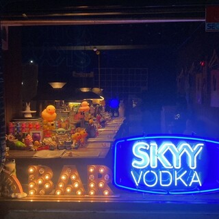 SKYY VODKA ネオン看板