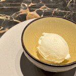 六花 - ⽶糀と塩の花～Koji de Riz et Fleurs de Sel
      岐⾩  10年熟成⽩⿓本味醂 ゲランドの塩