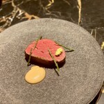 六花 - 研鑽と慧眼と情熱～Diligence, Perspicacité et Passion
      厳選極み和⽜ 魂の⽕⼊れ