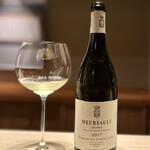 多仁本 - 終わる気配なし(^^)
      ちょっと！コント・ラフォンのムルソーなんて♡
      ムルソーって、モノによっては果実感がもったりするんだけど、こちらはその塩梅が絶妙で、嫌味のない酸がきれいに伸びる。
      超美味しい♪