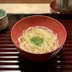 多仁本 - ■すっぽんスープの中華麺
      これは最高の〆そば。すっぽんスープの美味しさが炸裂です！