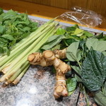 いなかむら - 2013.10 ハーブどっさり（レモングラス、カー、バイマックルー、バイチャップルー）