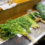 いなかむら - 2013.10 ハーブどっさり（キロ単位で購入しているそうです）