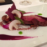 アコルドゥ - 葛城合鴨のアサードと森　紫芋のエッセンスと落ち葉