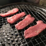 芝浦食肉市場直送 吉祥寺ホルモン - 