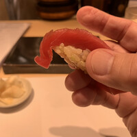 一㐂 - 本マグロ中トロ、リフトアップ