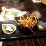 山茂登 - お通し「揚げ蕎麦」