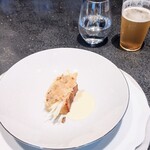 Florilege - 根セロリのミルフィーユ仕立てチーズケーキ風。はしりの白トリュフ乗っています。ほうじ茶のゼリーが香ばしく風味を添えていたり、華やかな白トリュフの香り嬉しいな～