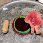 Florilege - お肉そのものも、お塩付けてもソースとも、いんげんと合わせたり。どういただいても美味しかったです(^^) フリットサクリじゅわり、意外とやさしい味わい、ソース付けてもお塩でも♪