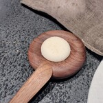 Florilege - おからのペースト。パンの方が蒸しパンなのでバターでは強すぎてこういったペーストの方が馴染みがいいとのお話。なるほどですよね(^^) 実際本当に、酒粕入りの蒸しパンやさしい味わいなのです♡