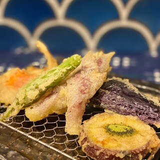 [Specialty] Exquisite Tempura with seasonal vegetables and fish