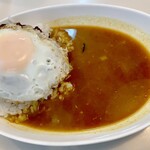 とんきん - ハンバーグカレー（玉子付き）（¥750）（税込）