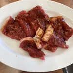 焼肉 勝ちゃん - これがロース？　モモかランプだよね。