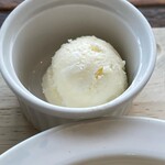 ロイヤル ガーデン カフェ - 