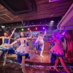 傷ついたダンサーが集まるバー キズキ - 