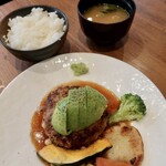 肉食家さんのハンバーグ にくきゅうグリル - 