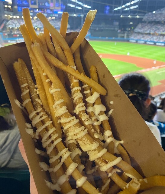 PIZZA-LA EXPRESS エスコンフィールドHOKKAIDO店 （ピザーラ