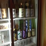 Kakashiya - 冷蔵庫の中には涎垂ものの日本酒がずらり