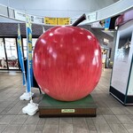 ドーミーイン - ◎JR弘前駅のりんごのオブジェ