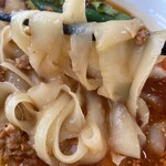 西安刀削麺莊 - 前回とビジュアル自体は変化なし
            スープ、刀削麺のボリューム感は相変わらず