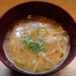 魚で昼飲み もりやま - みそ汁