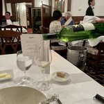 ダイニングルーム - 山奥で、このサーブをしてもらえるとは！笑　