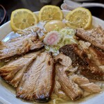 山の駅食堂 - 味玉山塩レモンラーメン大盛り肉増し