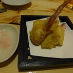 大新西入ル青魚 - マコモダケの天ぷら　特製の岩塩で
